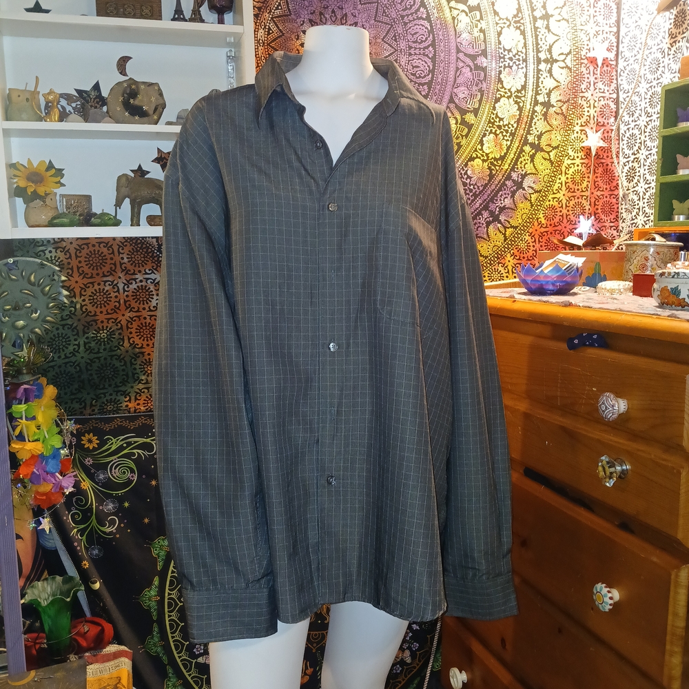 💙2/$20 Classic Men's Button-Down Shirt in Charcoal